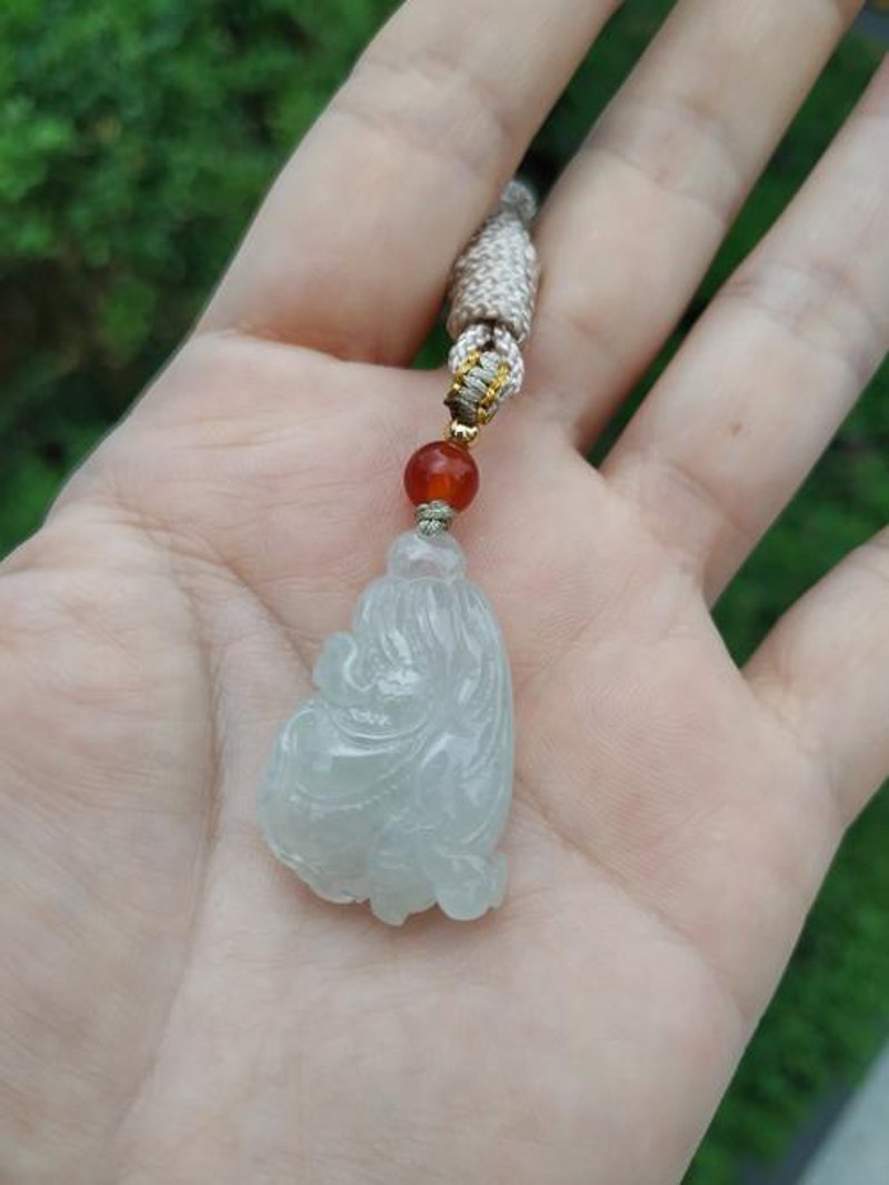 翡翠批发市场的经营之道:案例分析